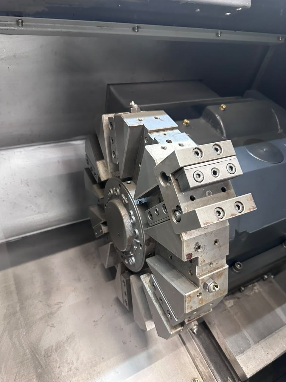 HWACHEON HI-TECH 200